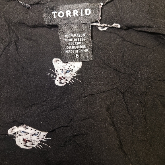 Torrid Lepord Print Blouse - Picture 4 of 4